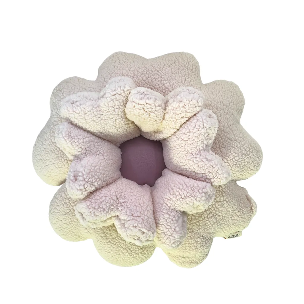 Coussin fleur rose.webp