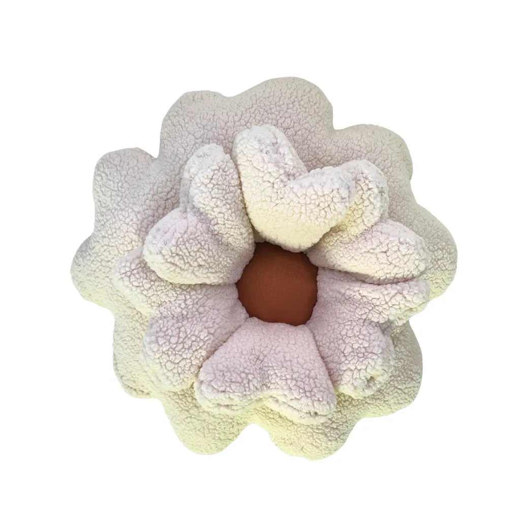 Coussin fleur camel.webp