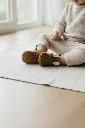 Chaussons Bébé - Gaufré Caramel 1.webp